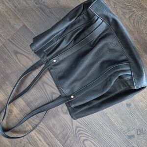 Relic by Fossil Bailey pebbled leather purse, black. Nice condition.